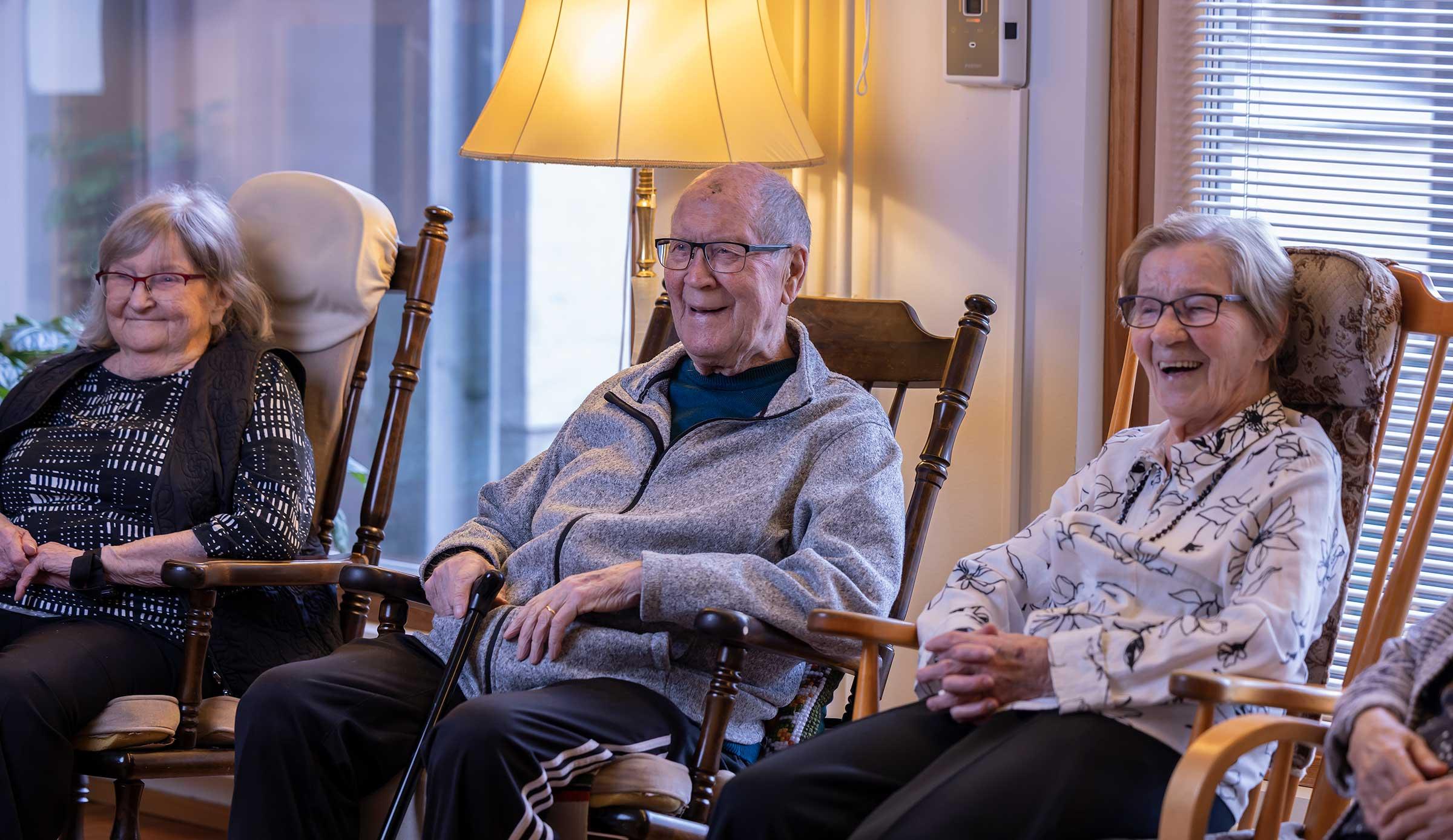 Yrjö ja Hanna -senioriasunnot on tarkoitettu ikääntyville, jotka pärjäävät itsenäisesti tai kevyen avun turvin.